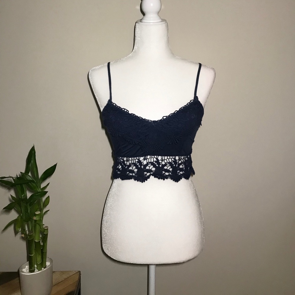 Forever 21  lace Crop Top